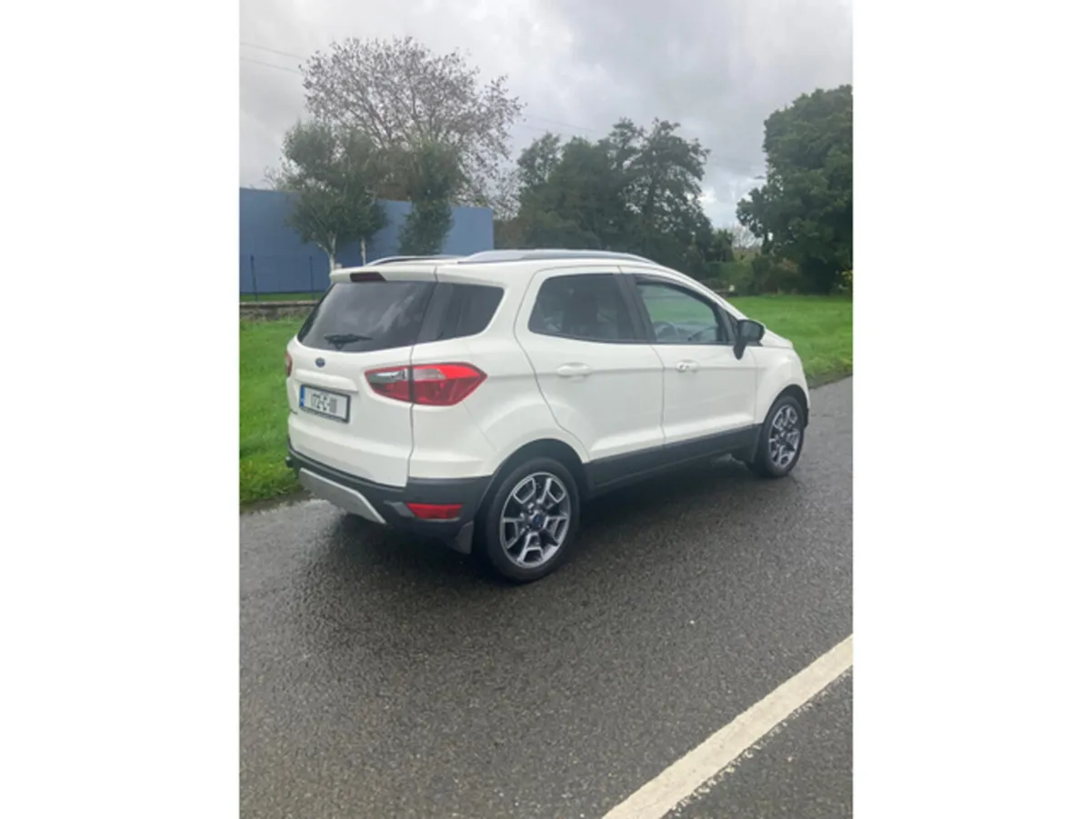 Ford EcoSport TITANIUM 1.5 TDCI 95PS M5 4DR - Image 4