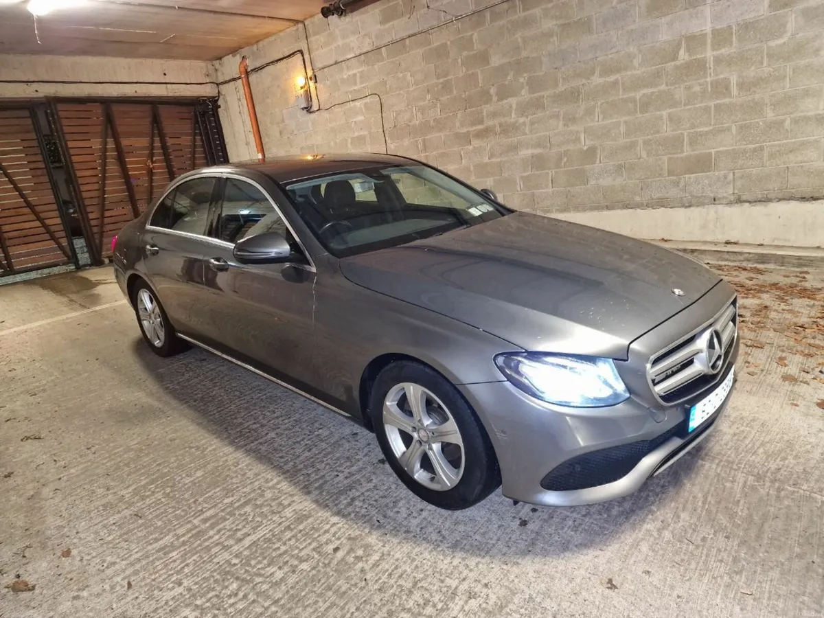 Mercedes-Benz E-Class (Model 2017) - Image 1