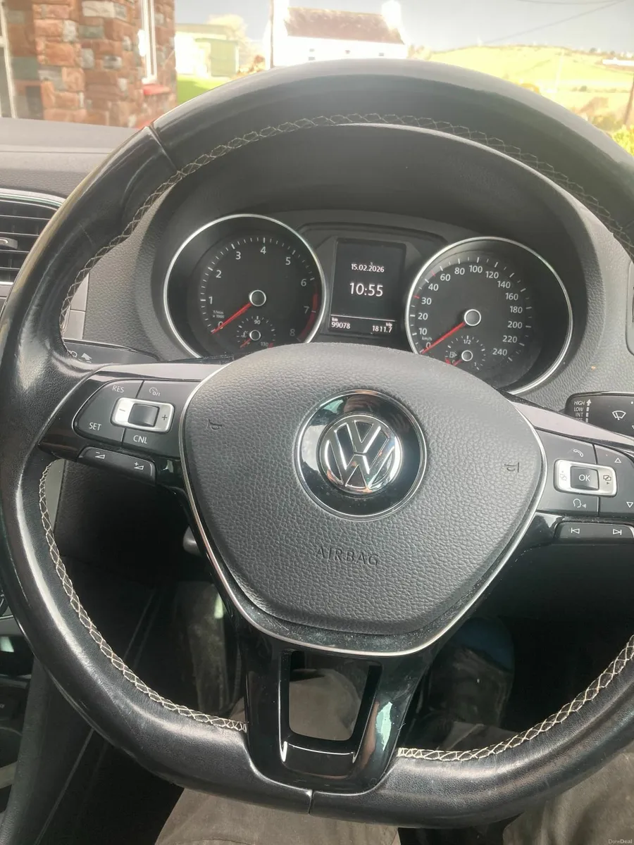 Volkswagen Polo 2016 - Image 2