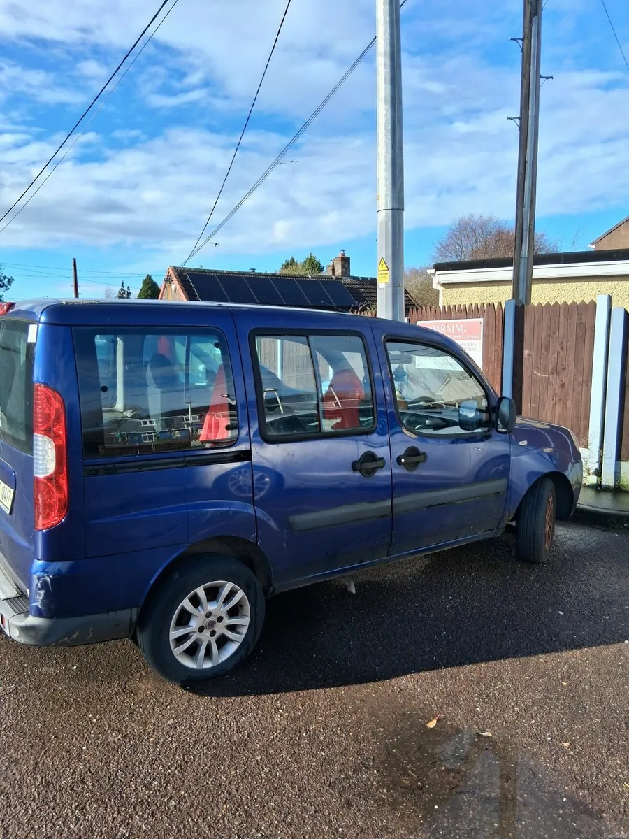 Fiat Doblo 2011 - Image 2