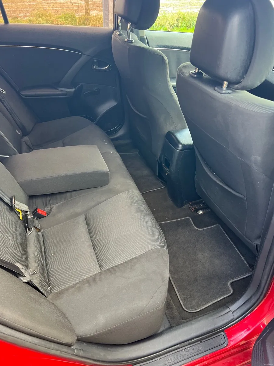 Toyota Avensis 2011 - Image 3