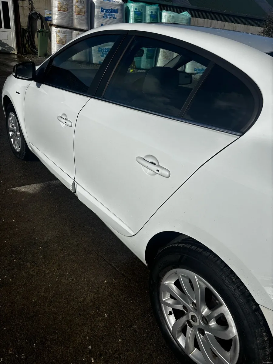 Renault Fluence 1.5 DCI Limited edition 2016 - Image 4