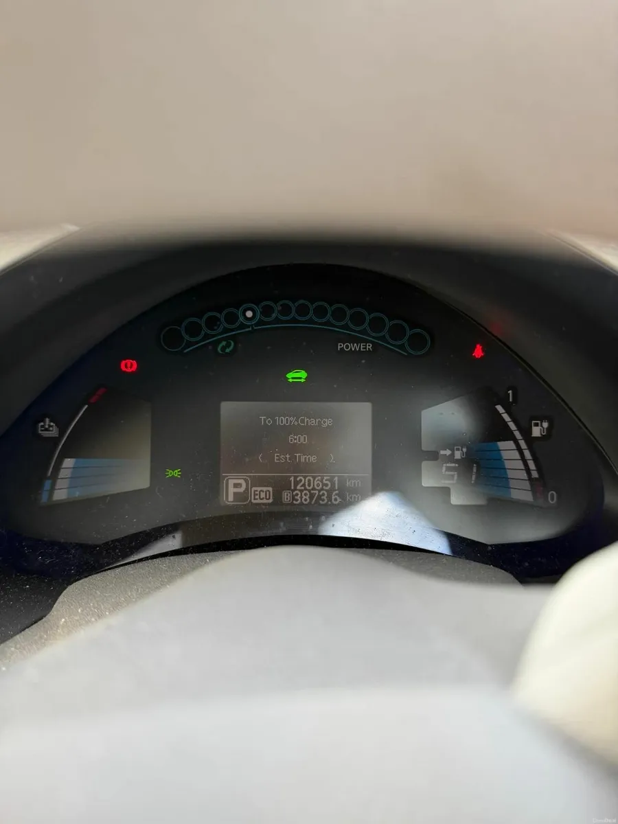 Nissan Leaf 2015 - Image 2
