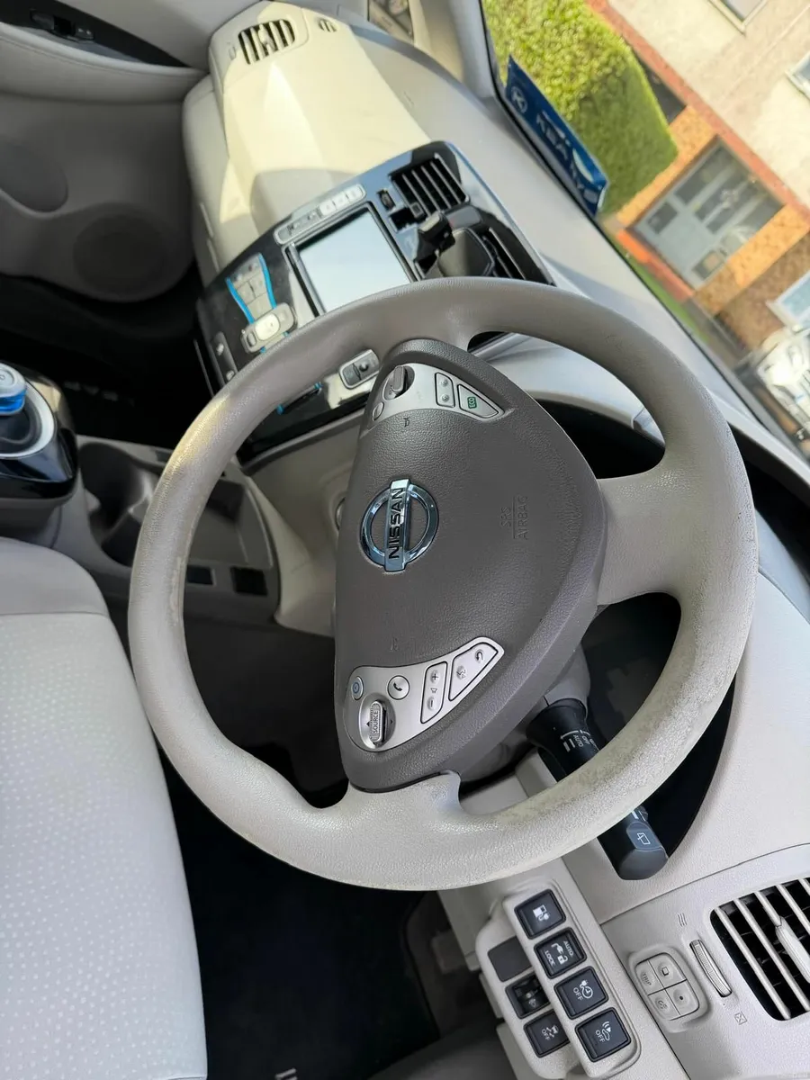 Nissan Leaf 2015 - Image 4
