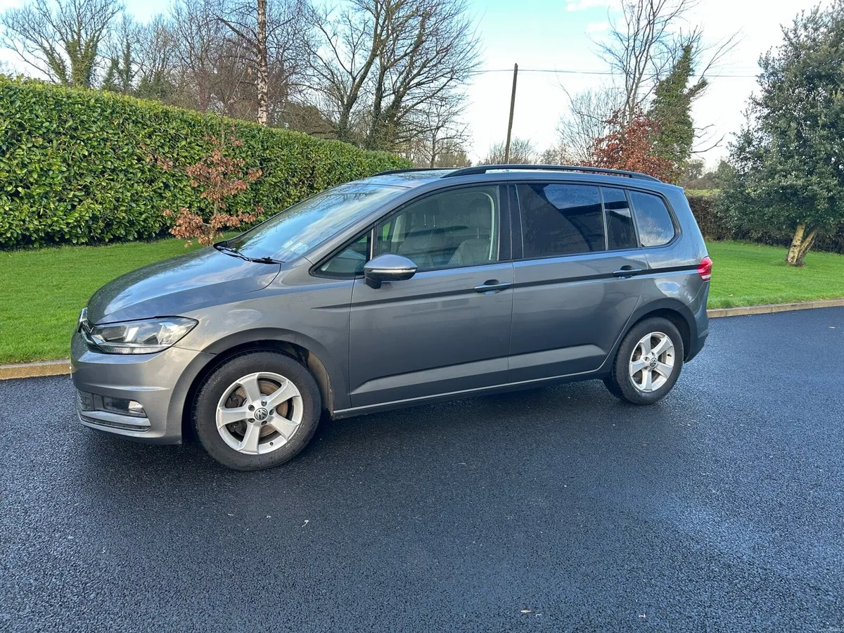 Volkswagen Touran - Image 3