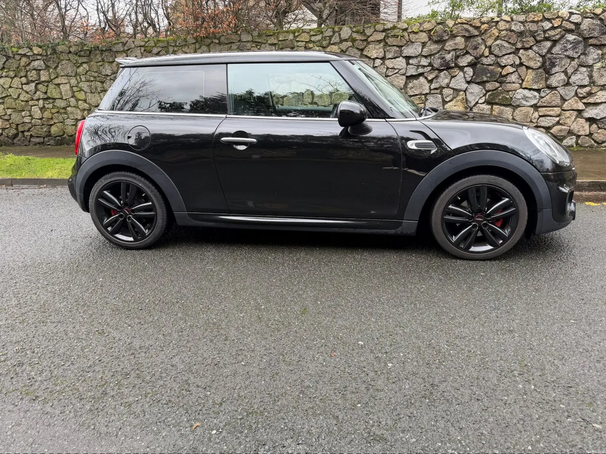 2018 MINI Cooper 1.5 Petrol – JCW Body Kit - Image 3