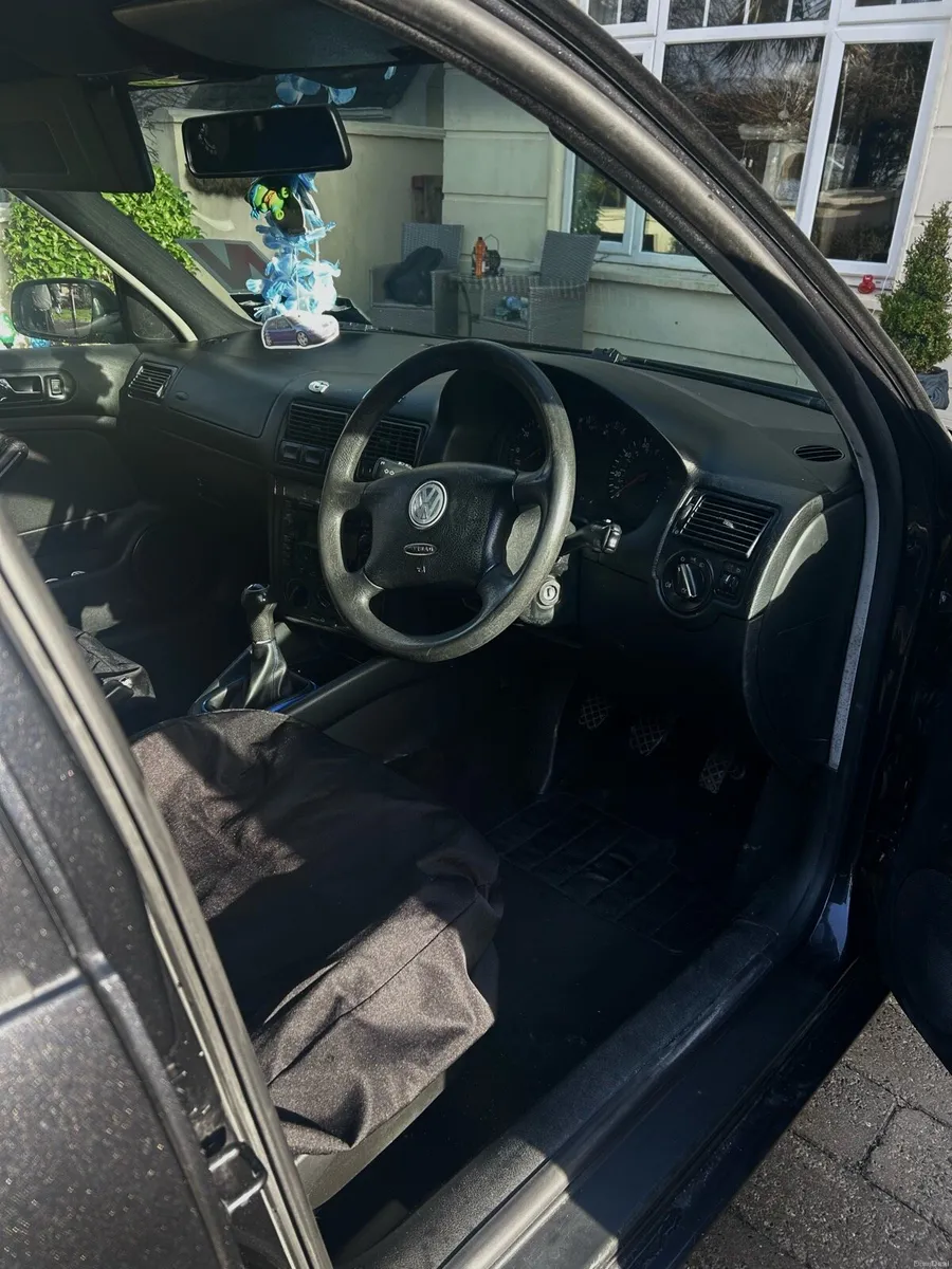 volkswagen golf - Image 4