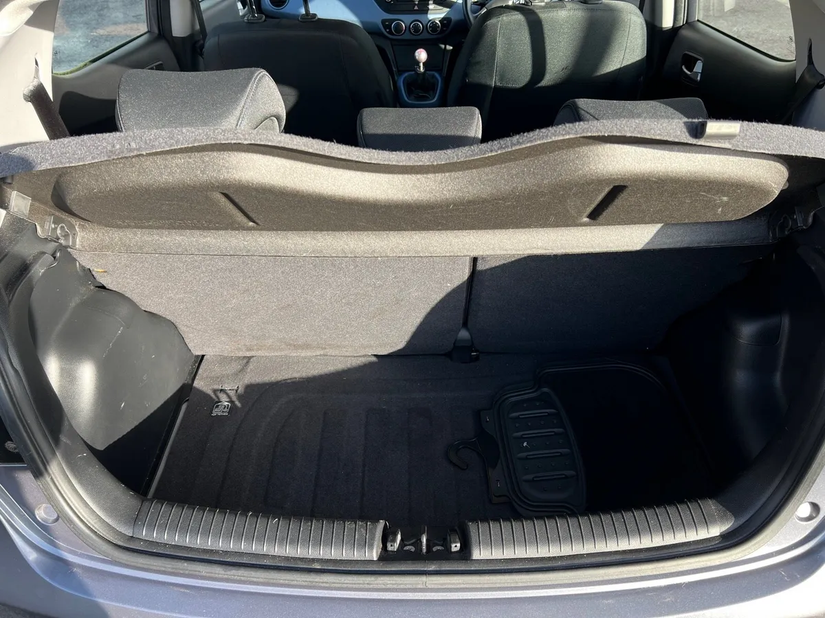 Hyundai i10 Deluxe (<60,000Kms) - Image 4