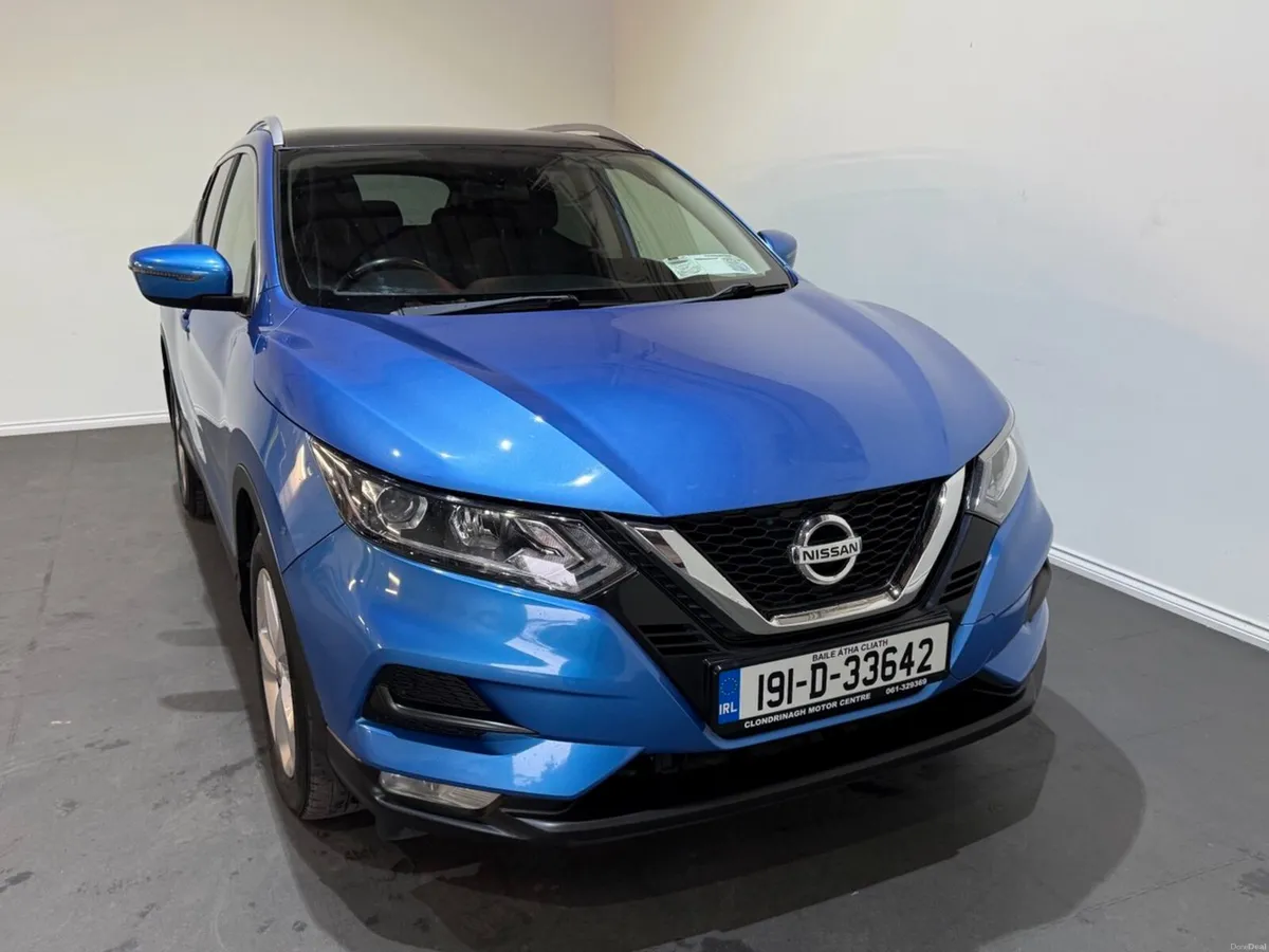 Nissan Qashqai 1.5d - Reversing Camera + Moon Roof - Image 3