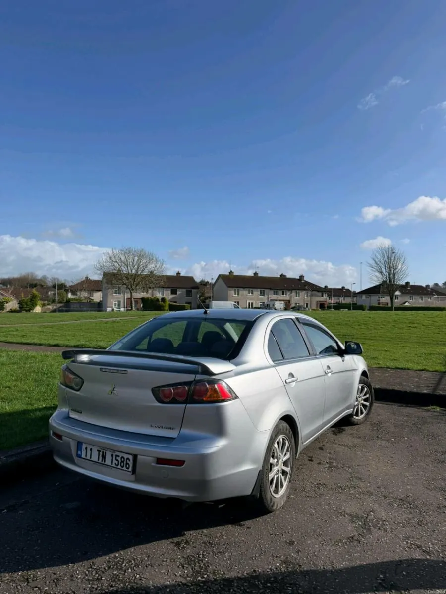 Mitsubishi lancer 2011 - Image 2