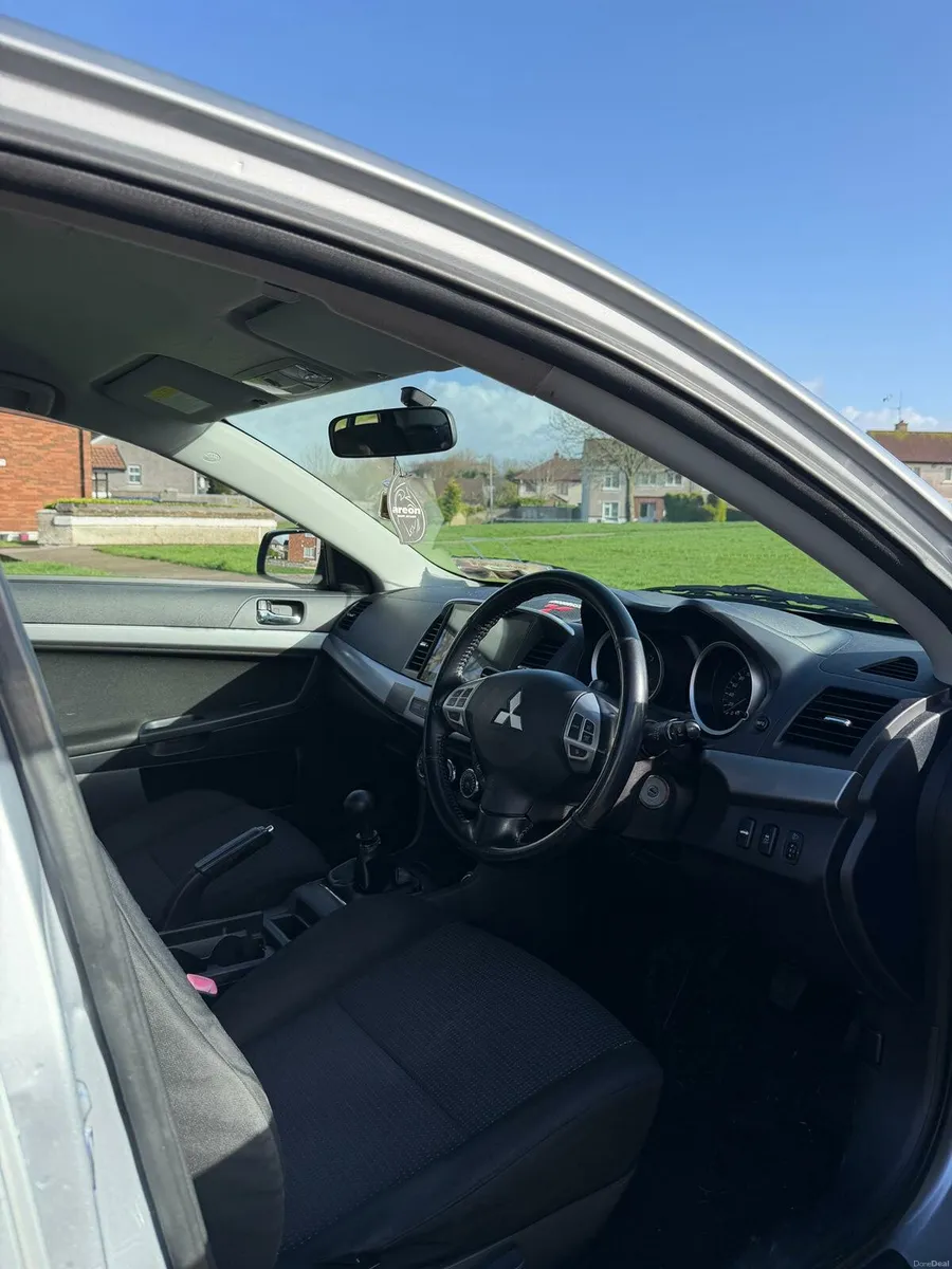 Mitsubishi lancer 2011 - Image 4