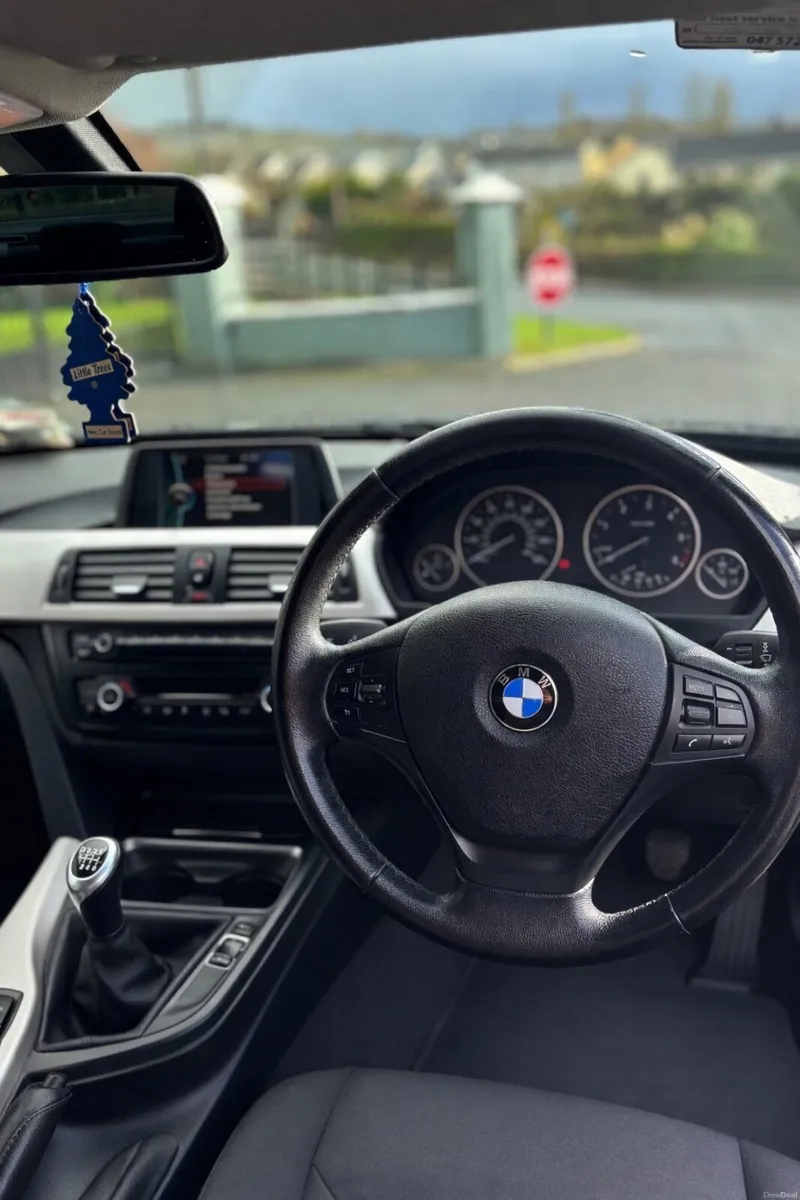 BMW 3 Series 320D - Image 3