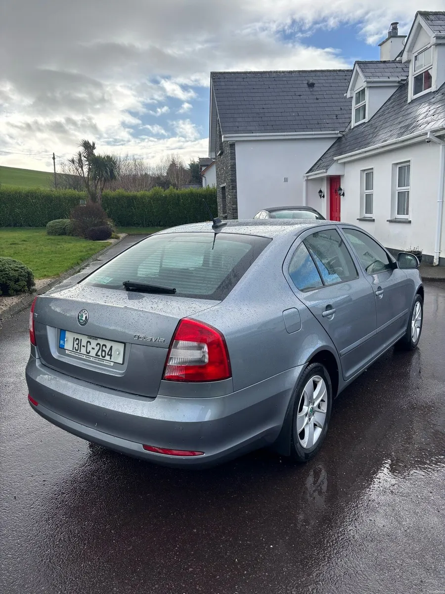 2013 Skoda Superb (only 100,000km) - Image 3