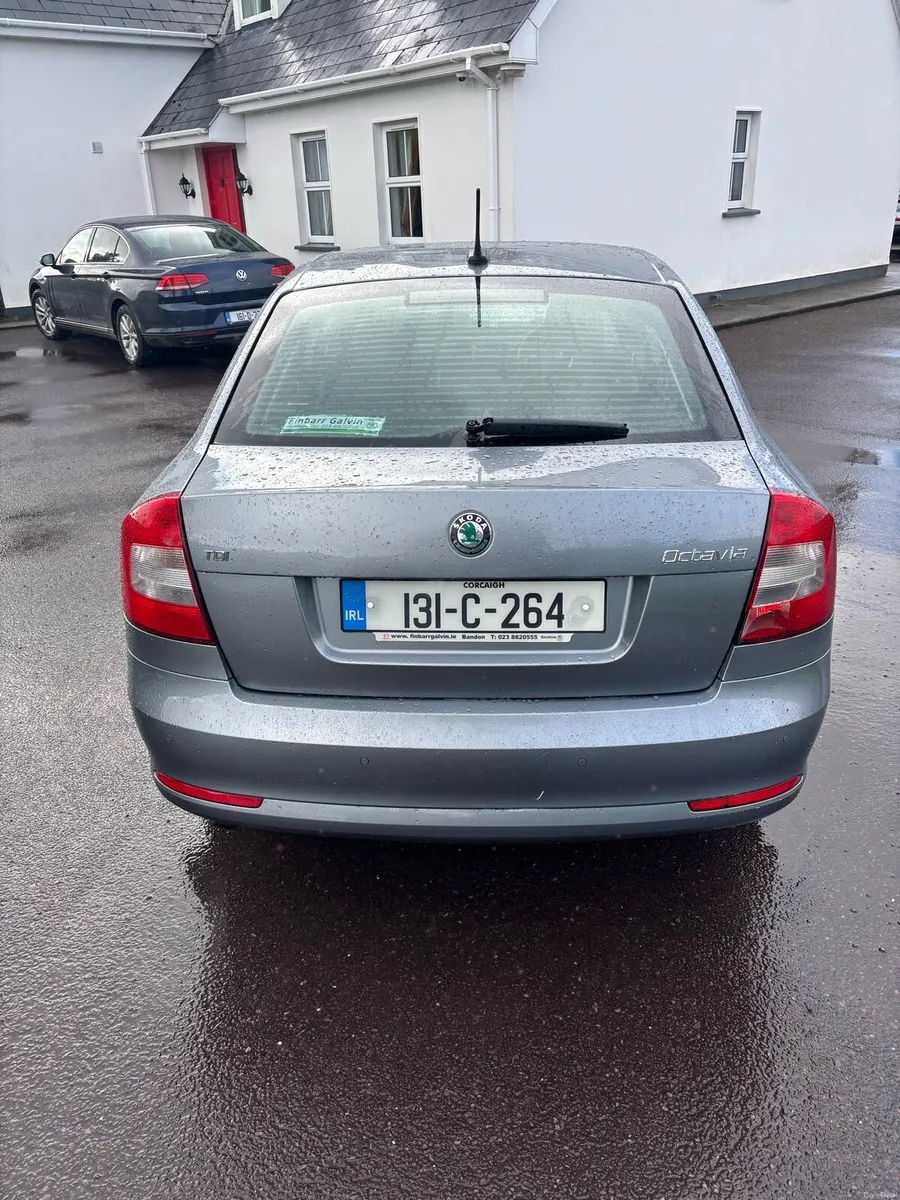 2013 Skoda Superb (only 100,000km) - Image 4