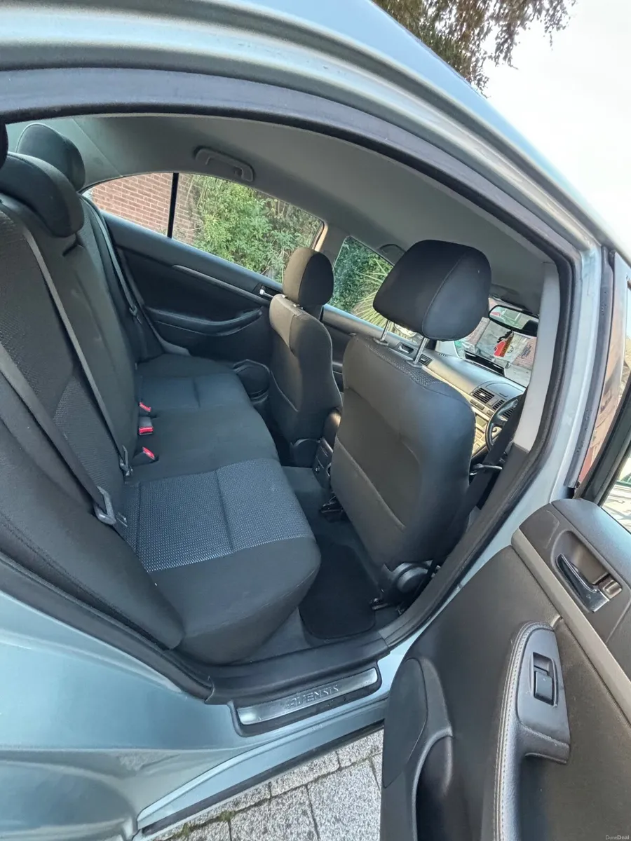 Toyota Avensis 2009 - Image 3