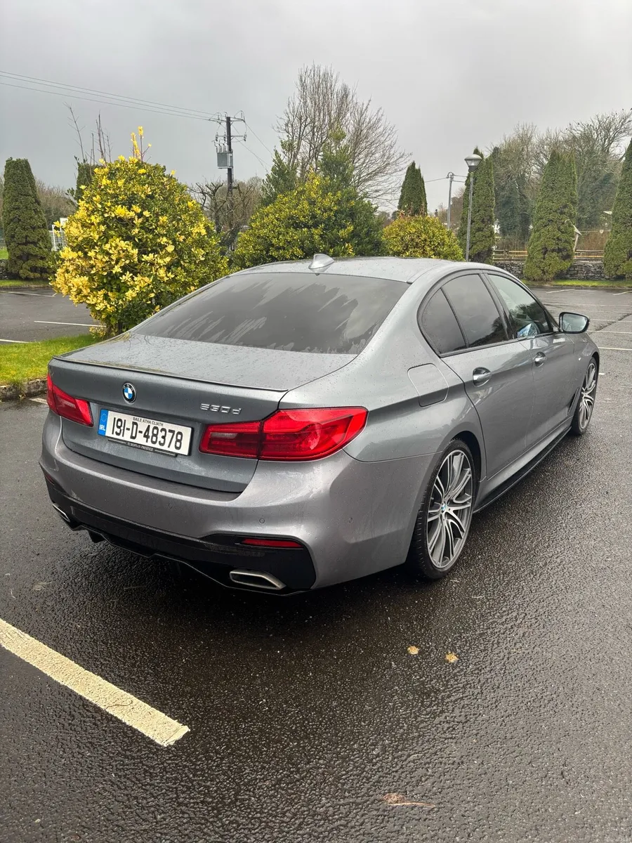 BMW 5-Series 2019 530D - Image 2
