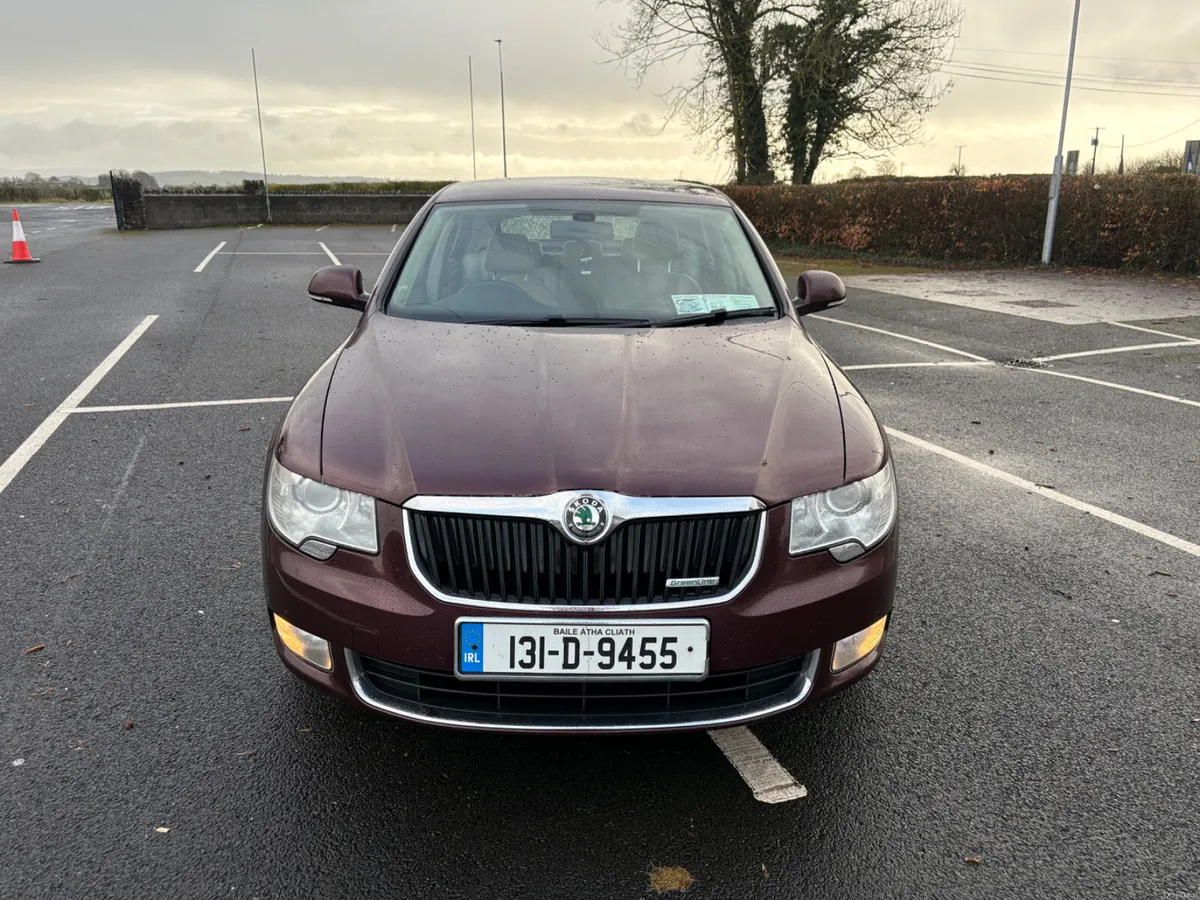 Skoda Superb 2013 - Image 2