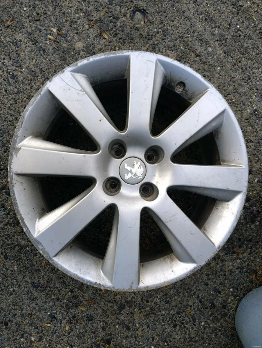 Alloy Wheel 215/45 R18 peugeot - Image 1
