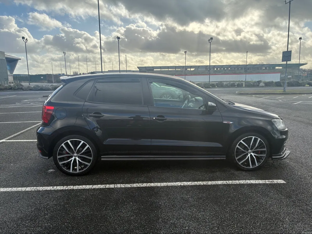 Volkswagen Polo GTI 2015 - Image 2