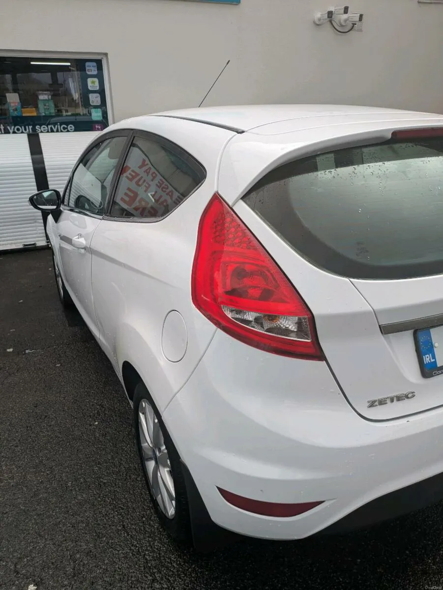 Ford fiesta - Image 2