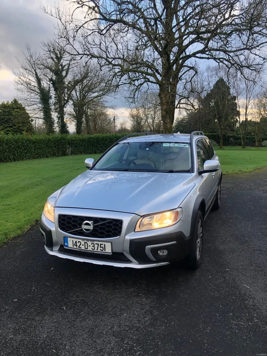 Volvo XC 70 2.4 D5 Auto - Image 1