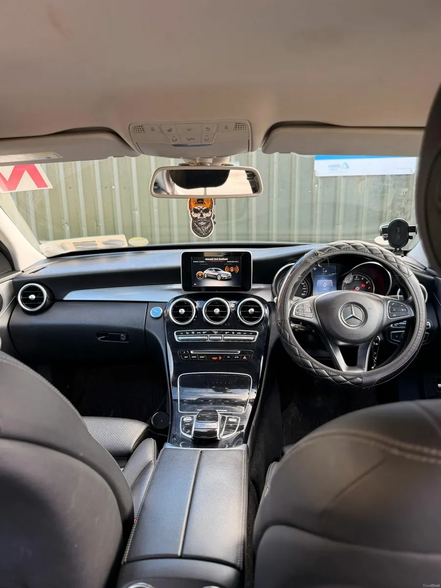 Mercedes-Benz C-Class 2016 - Image 2