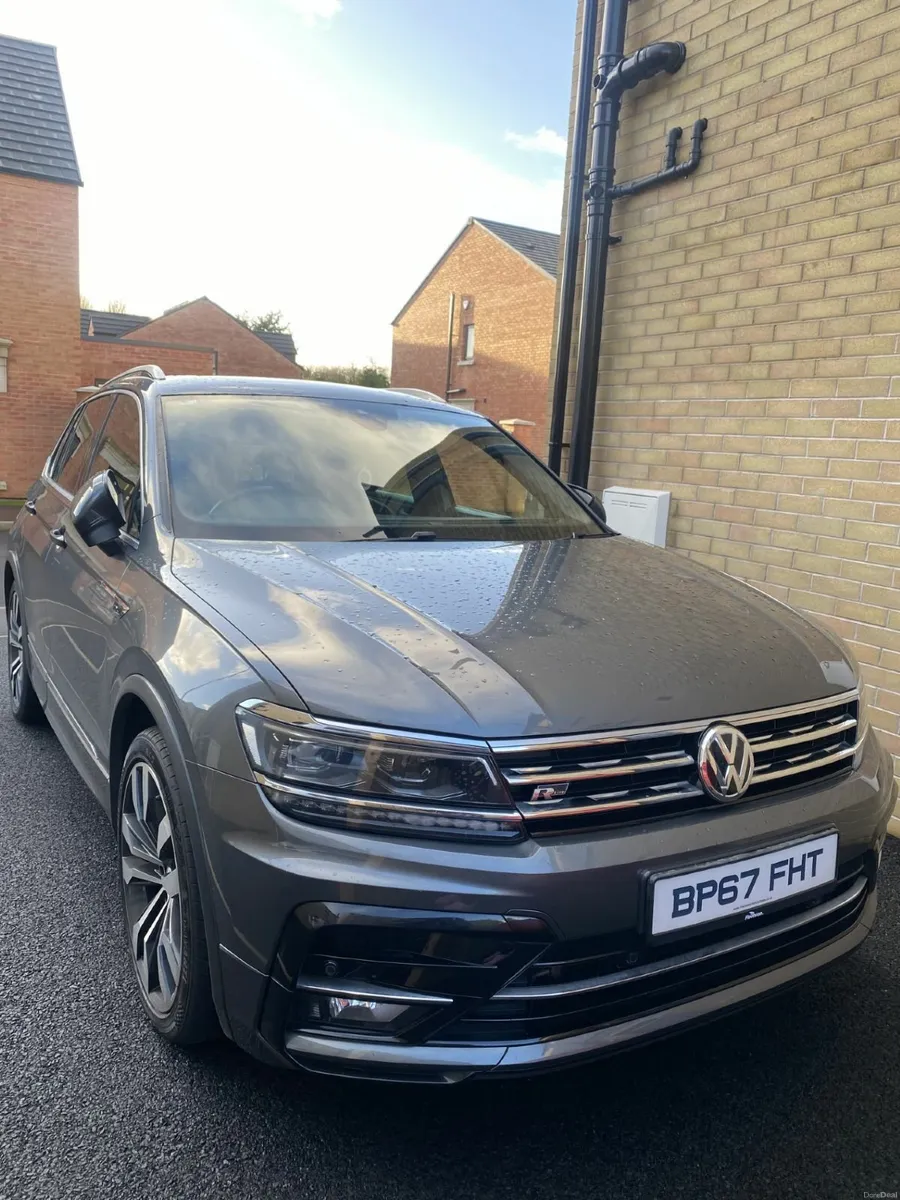 R-LINE_ VW Tiguan 2.0 TDI 4Motion R-LINE 5dr DSG - Image 1