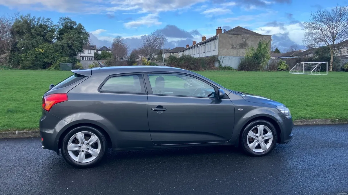 KIA PROCEED 1.6 2 ECODYNAMICS 3DR - Image 2