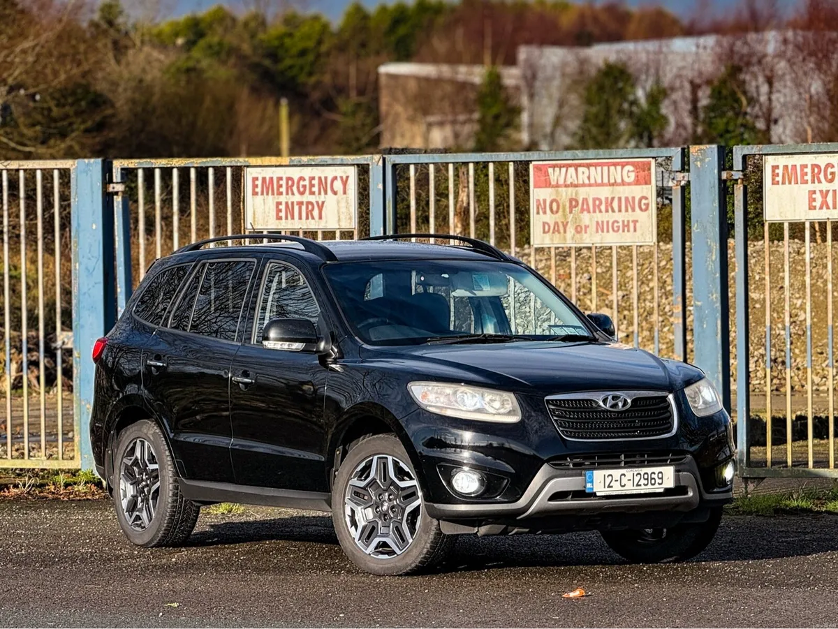 2012 Hyundai Santa Fe - Image 1