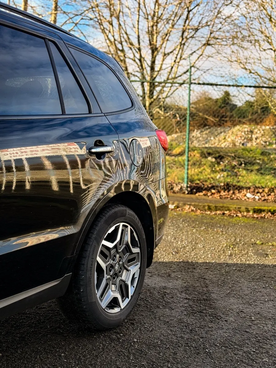 2012 Hyundai Santa Fe - Image 4