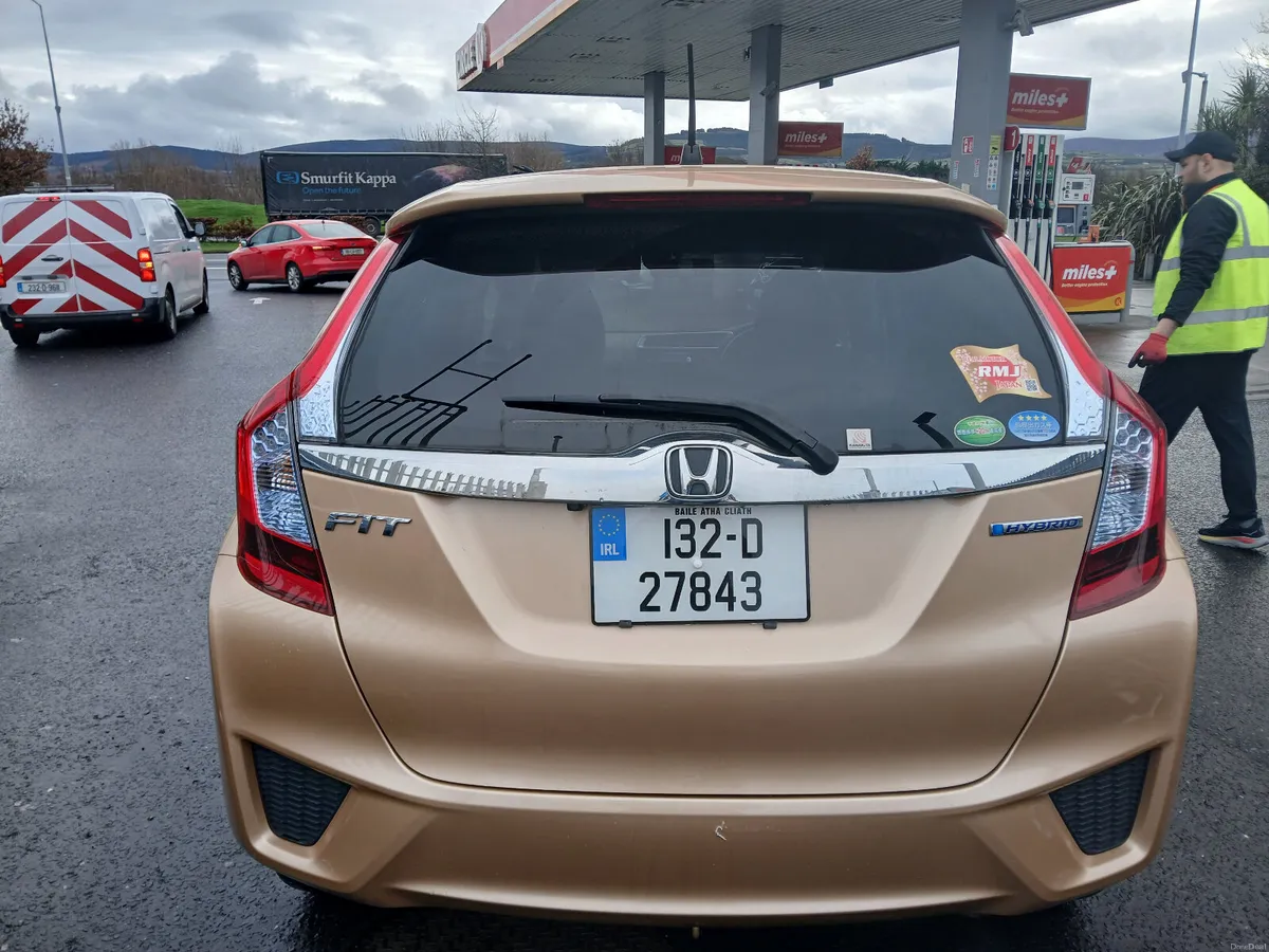 Honda Fit 2013 - Image 2