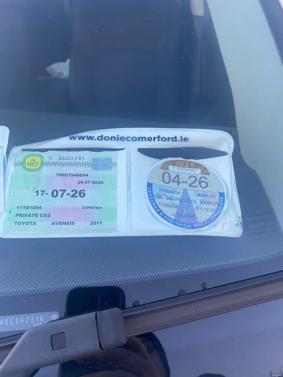 Toyota Avensis 2011 - Image 2