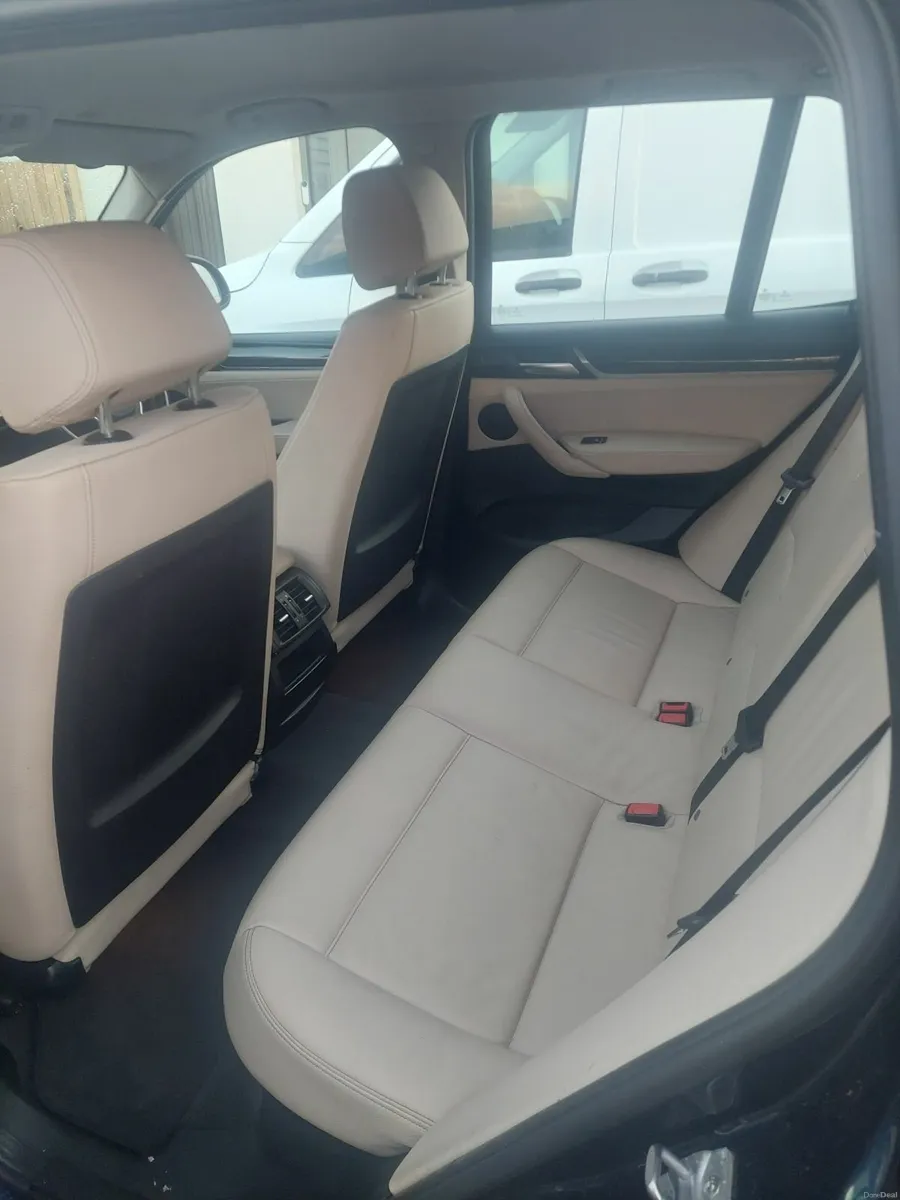 BMW X3 2015 - Image 2