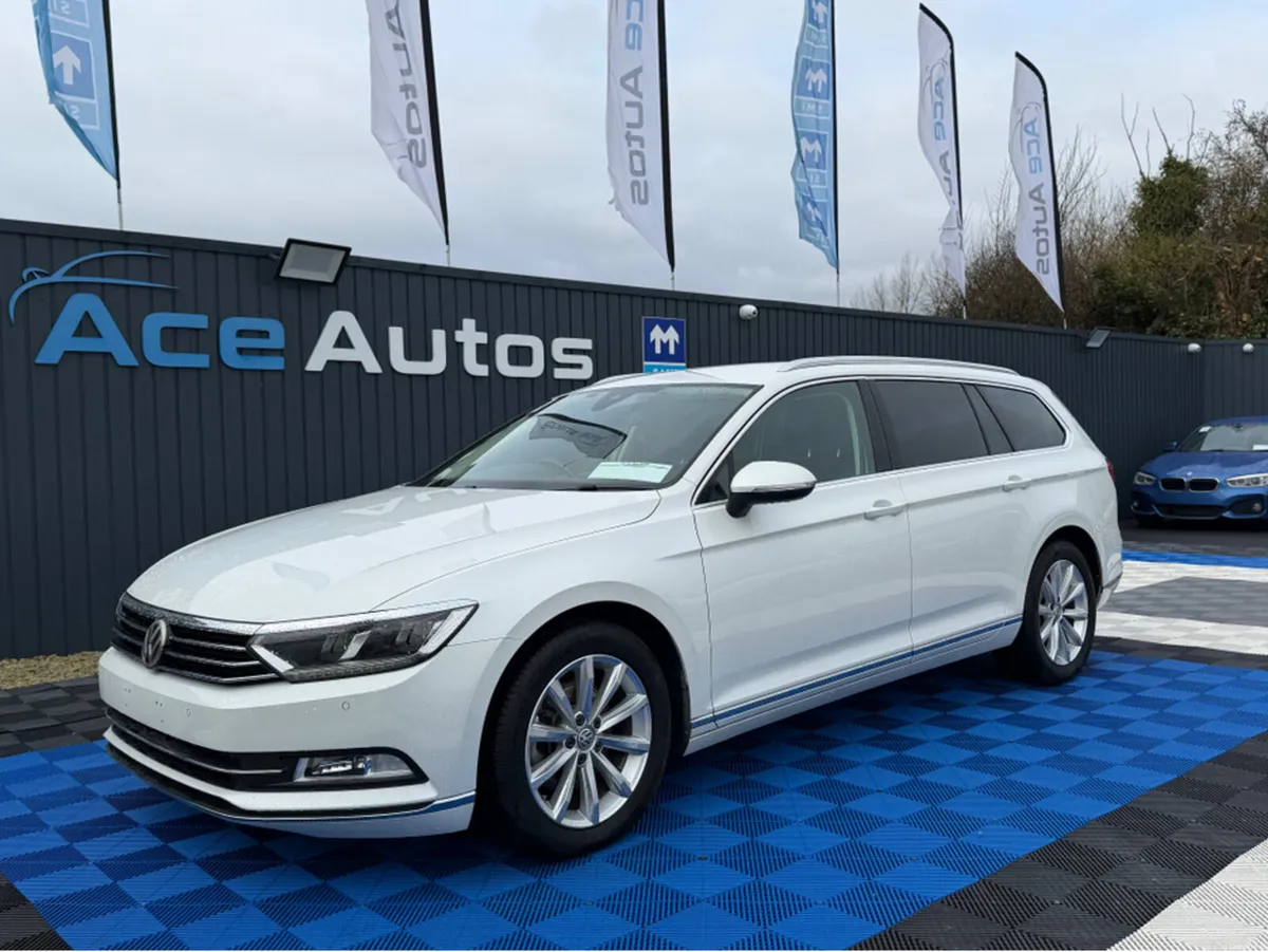 Volkswagen Passat HIGHLINE - 2.0L DIESEL - AUTO - - Image 3