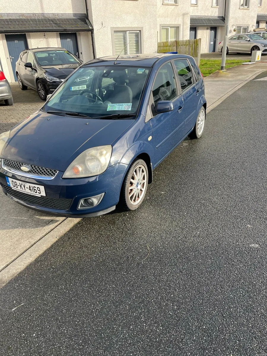Ford Fiesta Zeetec Steel Blue - Image 2