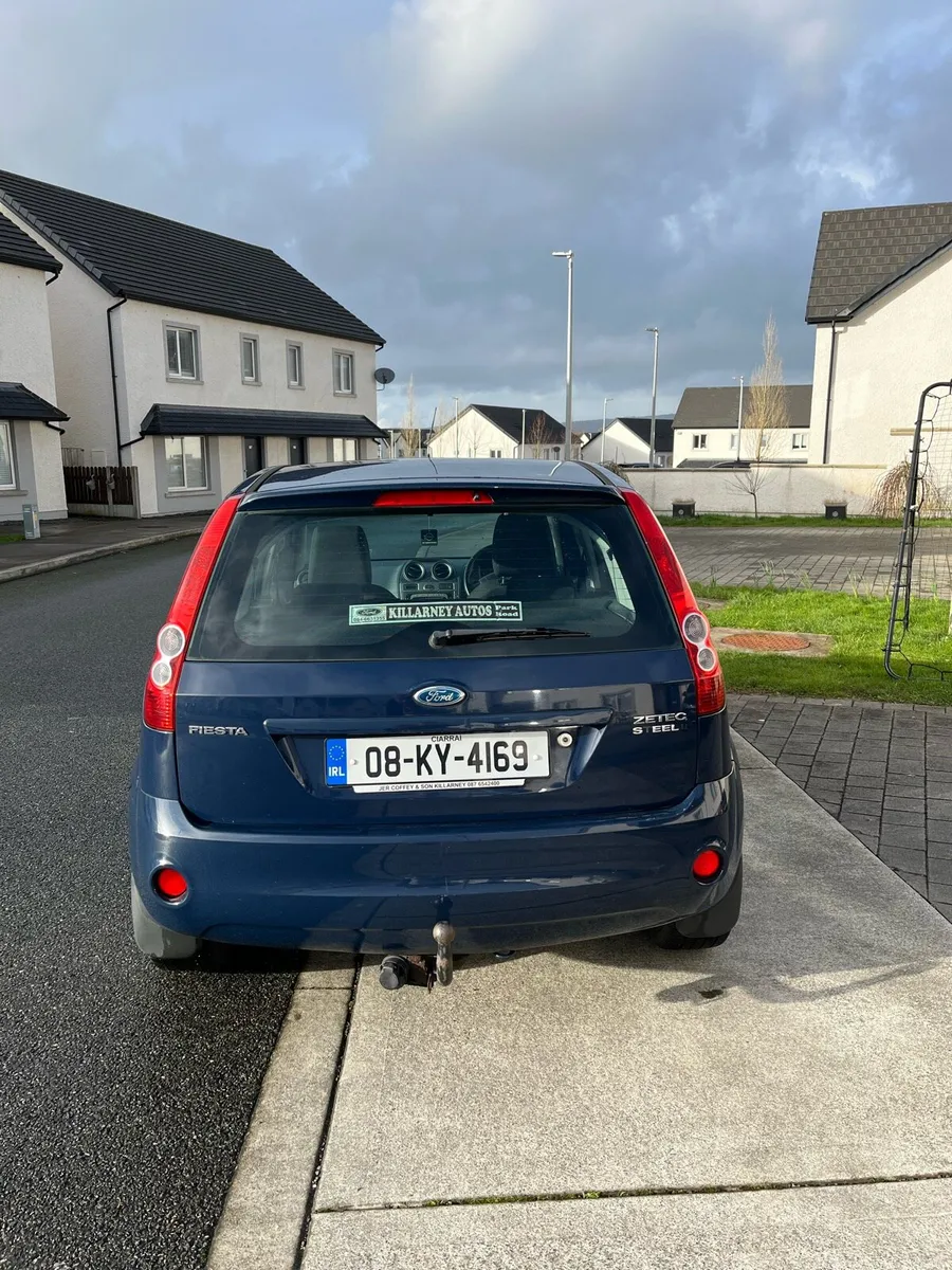 Ford Fiesta Zeetec Steel Blue - Image 4