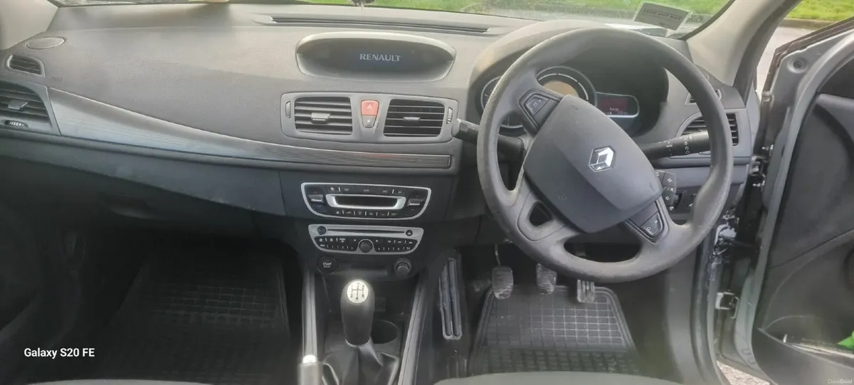 Renault Fluence 2012 - Image 4
