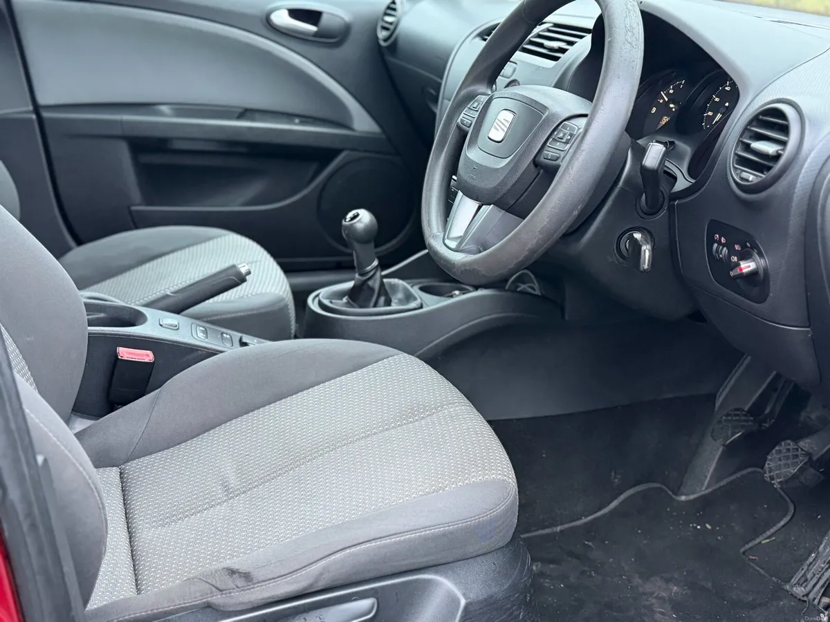 Seat Leon Low Kms - Image 4