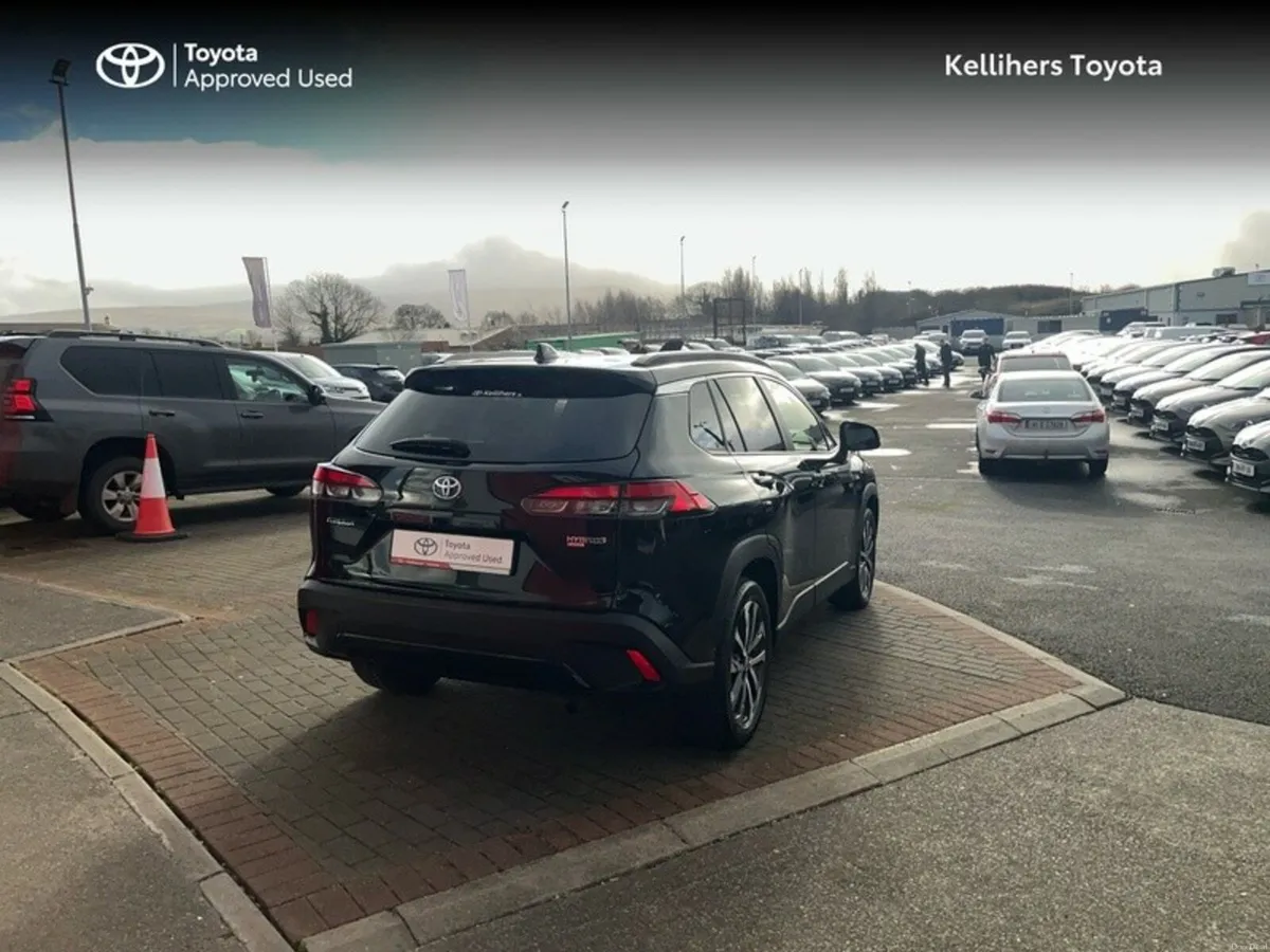 Toyota Corolla Cross HYBRID ELECTRIC SPORT - Image 2