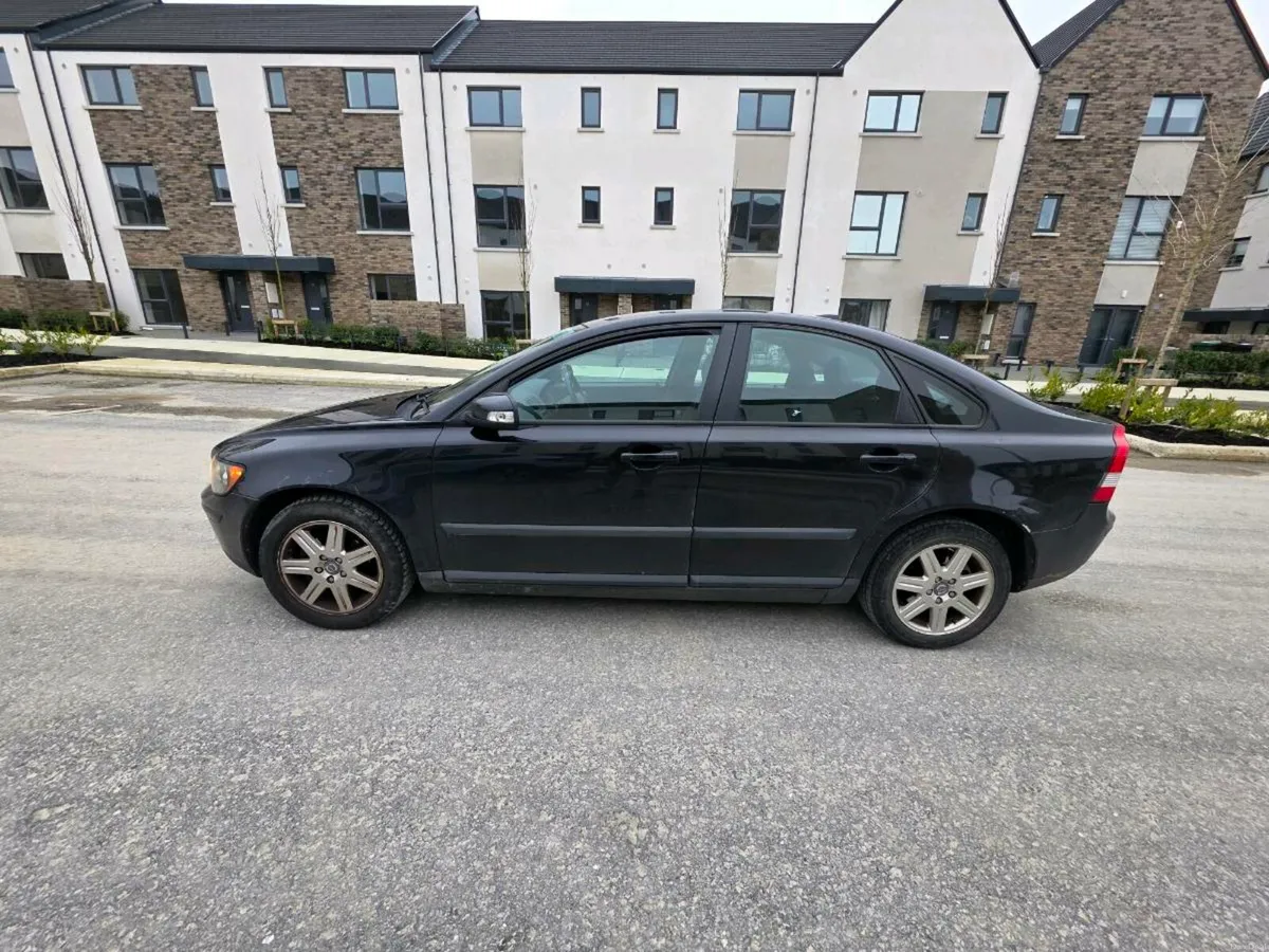 Volvo S40 - Image 2