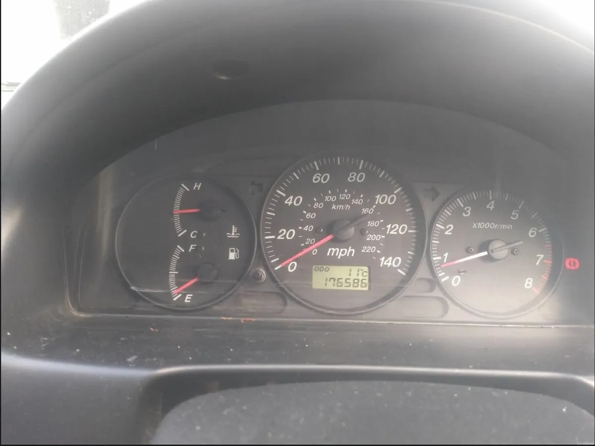 Mazda 323 2003 - Image 3