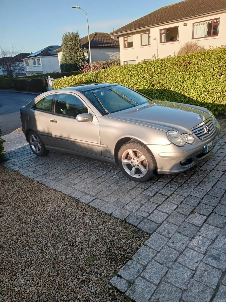 Automatic Mercedes Benz C180 Coupe - Image 4