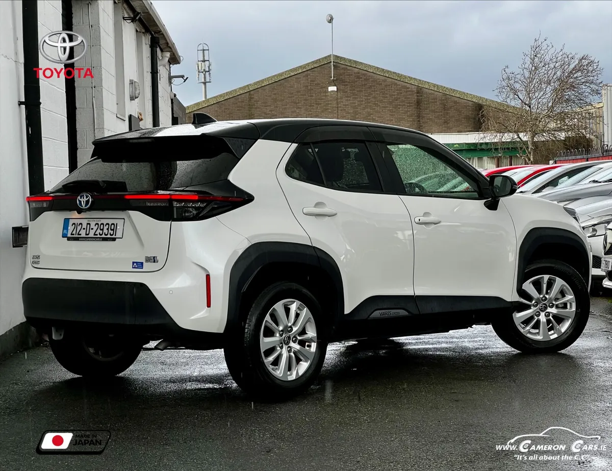 TOYOTA YARIS CROSS AUTOMATIC CITY SUV - Image 2