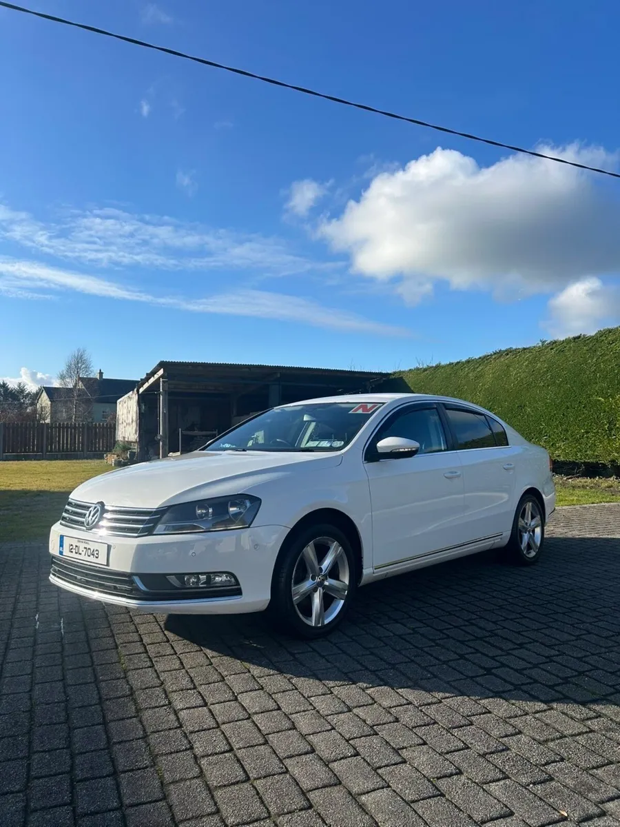 2012 Volkswagen Passat - Image 1