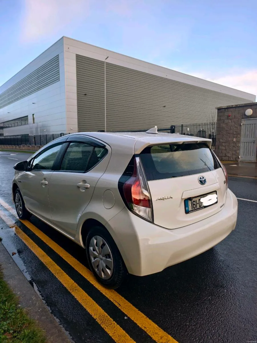 Automatic Hybrid Toyota Aqua 2016 NCT/TAX - Image 4
