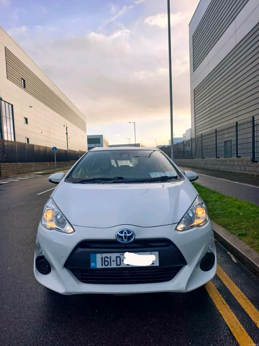 Automatic Hybrid Toyota Aqua 2016 NCT/TAX - Image 2