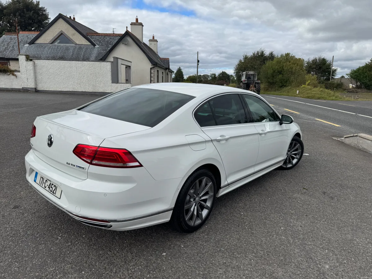 Volkswagen Passat 2017 - Image 3