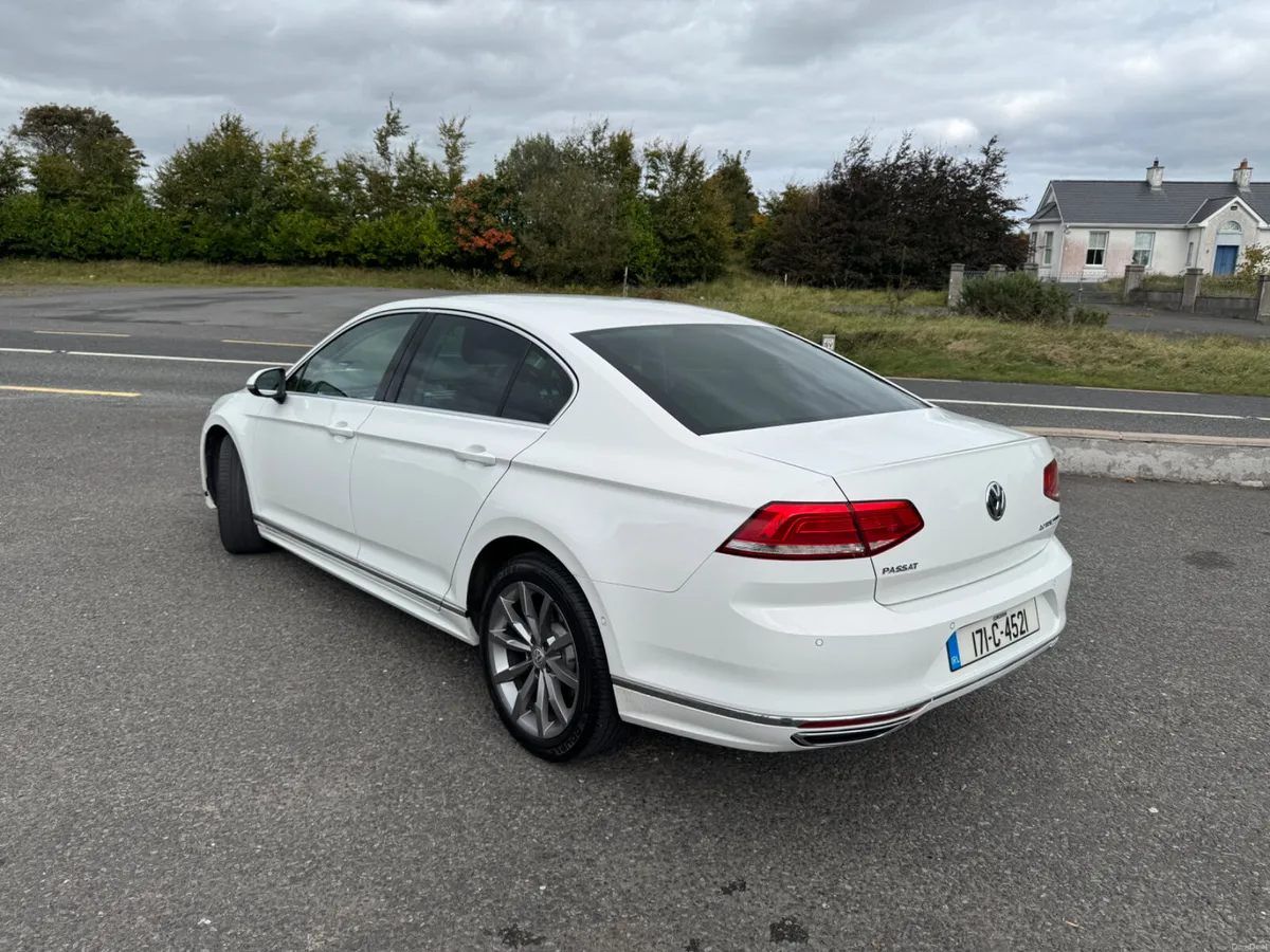 Volkswagen Passat 2017 - Image 5