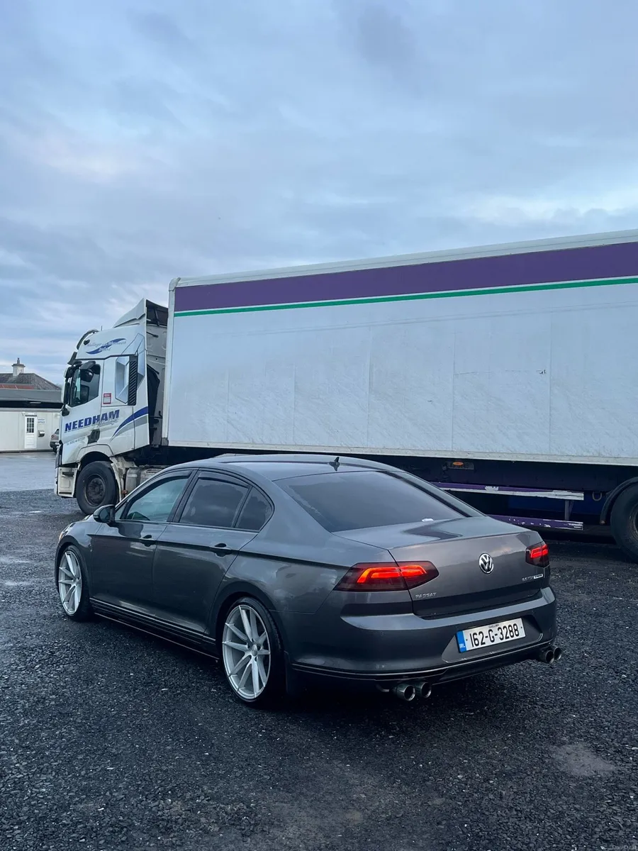 Volkswagen Passat - Image 4