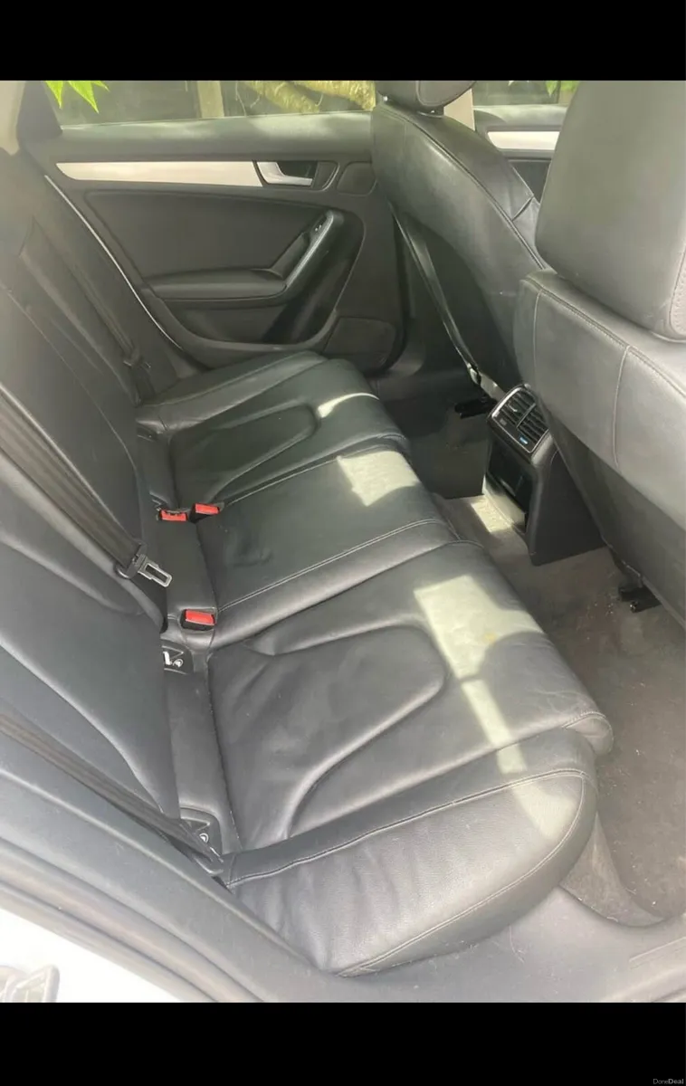 Audi A4 2011 - Image 2